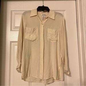 Jones New York 100% silk button up shirt in 2 petite